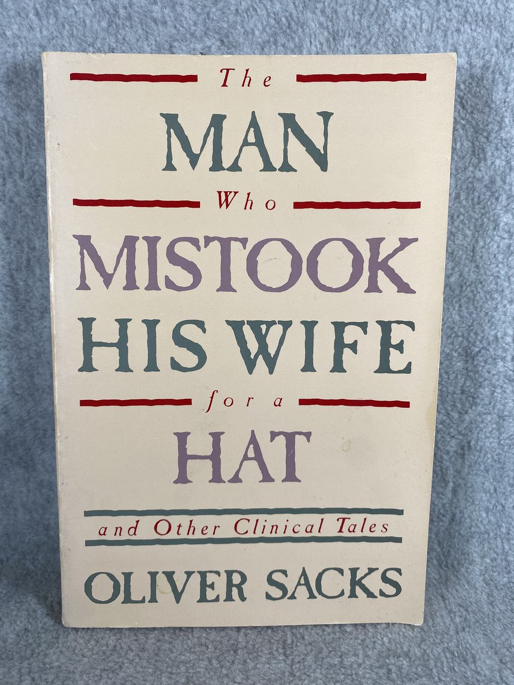 The Man Who Mistook His Wife for a Hat and Other Clinical Tales, photo 1 of 3