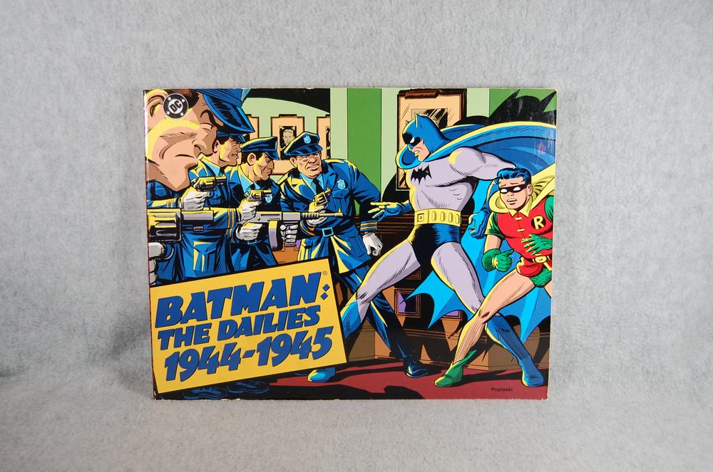 Batman Dailies: 1944-1945, photo 1 of 8