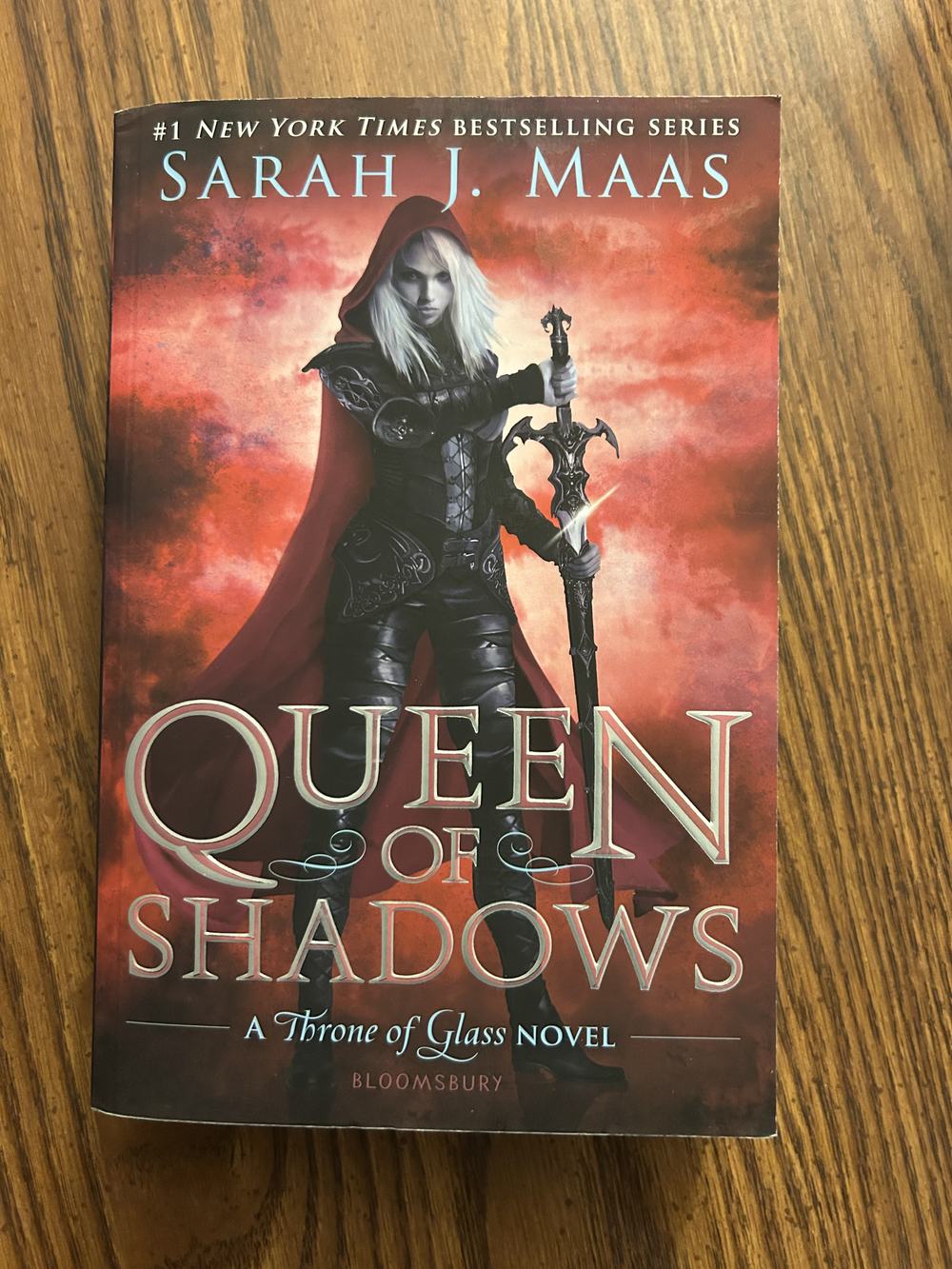 Queen of Shadows (Throne of Glass, 4), photo 1 of 9