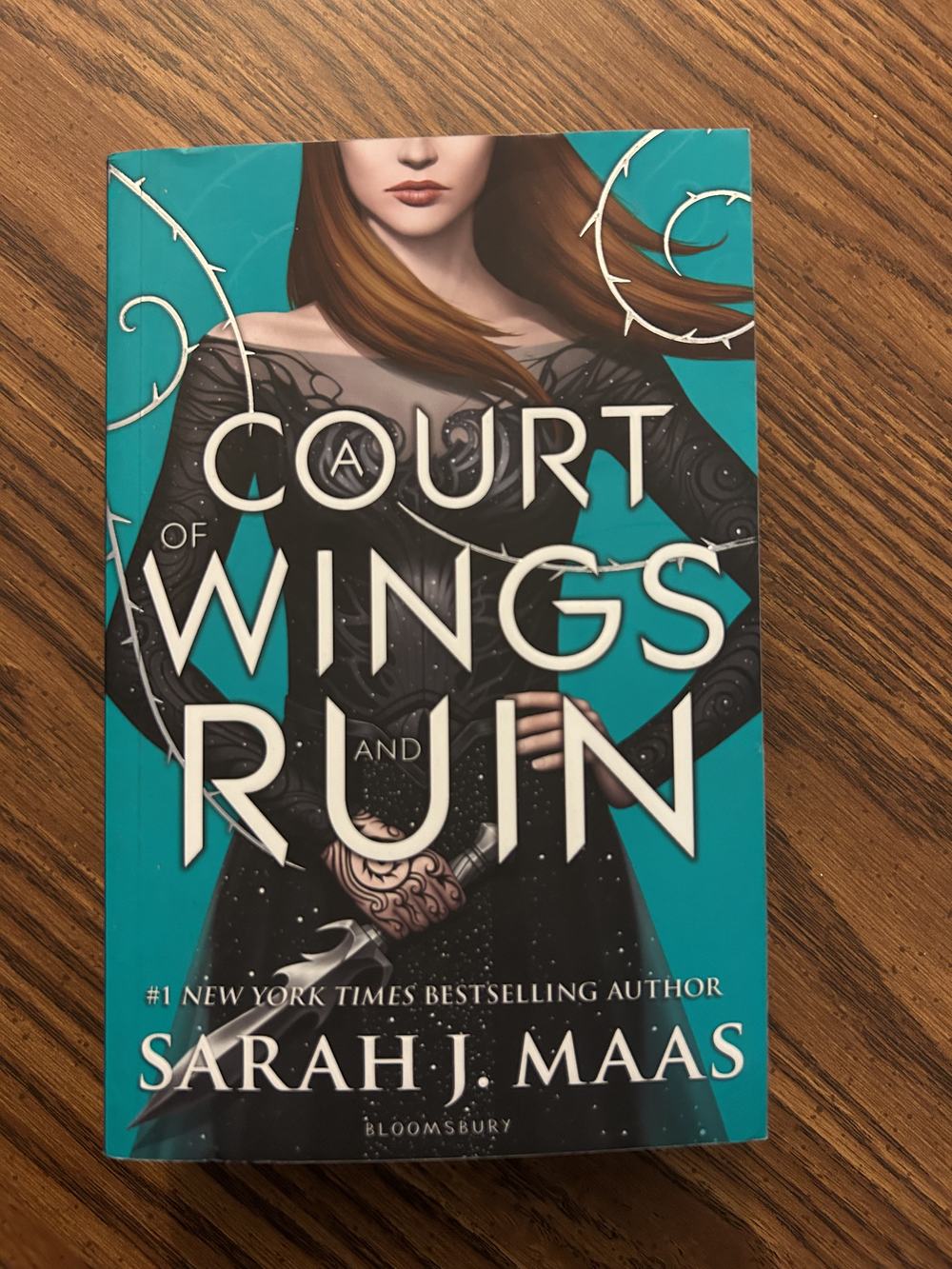 A Court of Wings and Ruin (A Court of Thorns and Roses, 3), photo 1 of 8