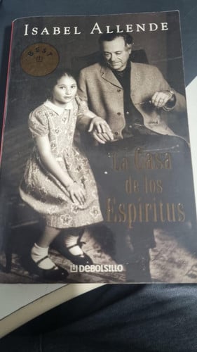 La Casa De Los Espiritus (Spanish Edition) (publisher cover image)